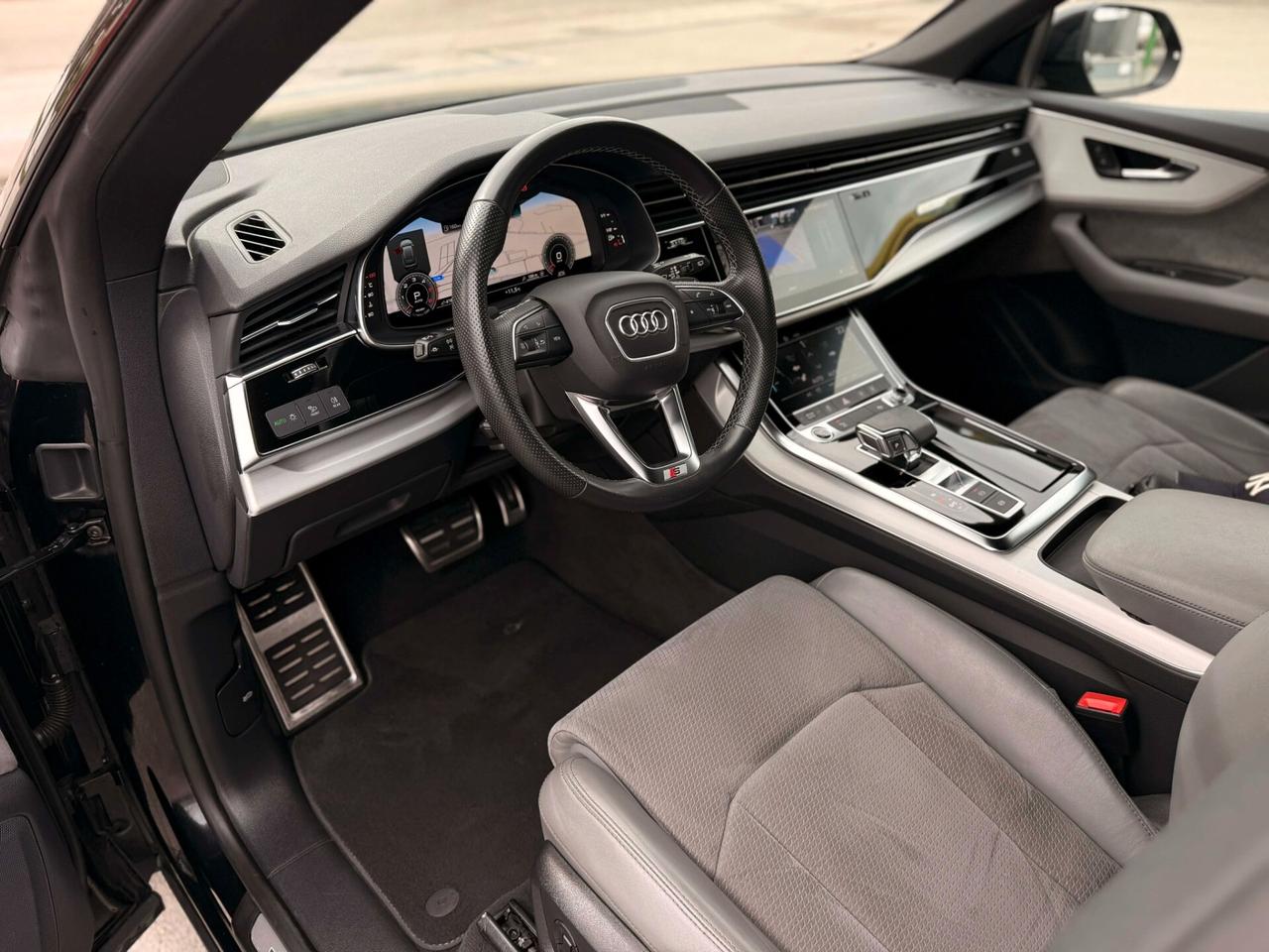 Audi Q8 50 TDI IDENTITY BLACK/23" RSQ8/PELLE