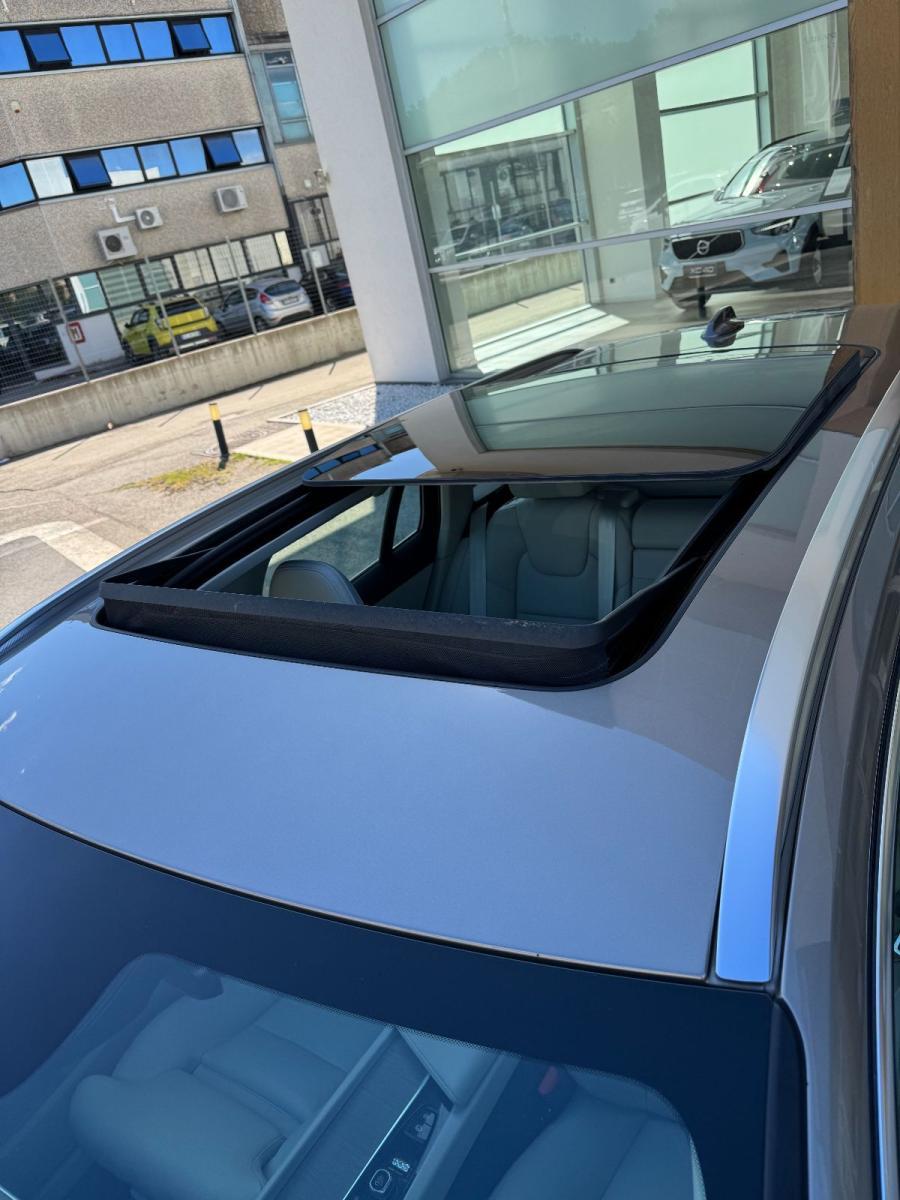 VOLVO - V60 - D3 Geartronic Inscription AUTOCARRO N1