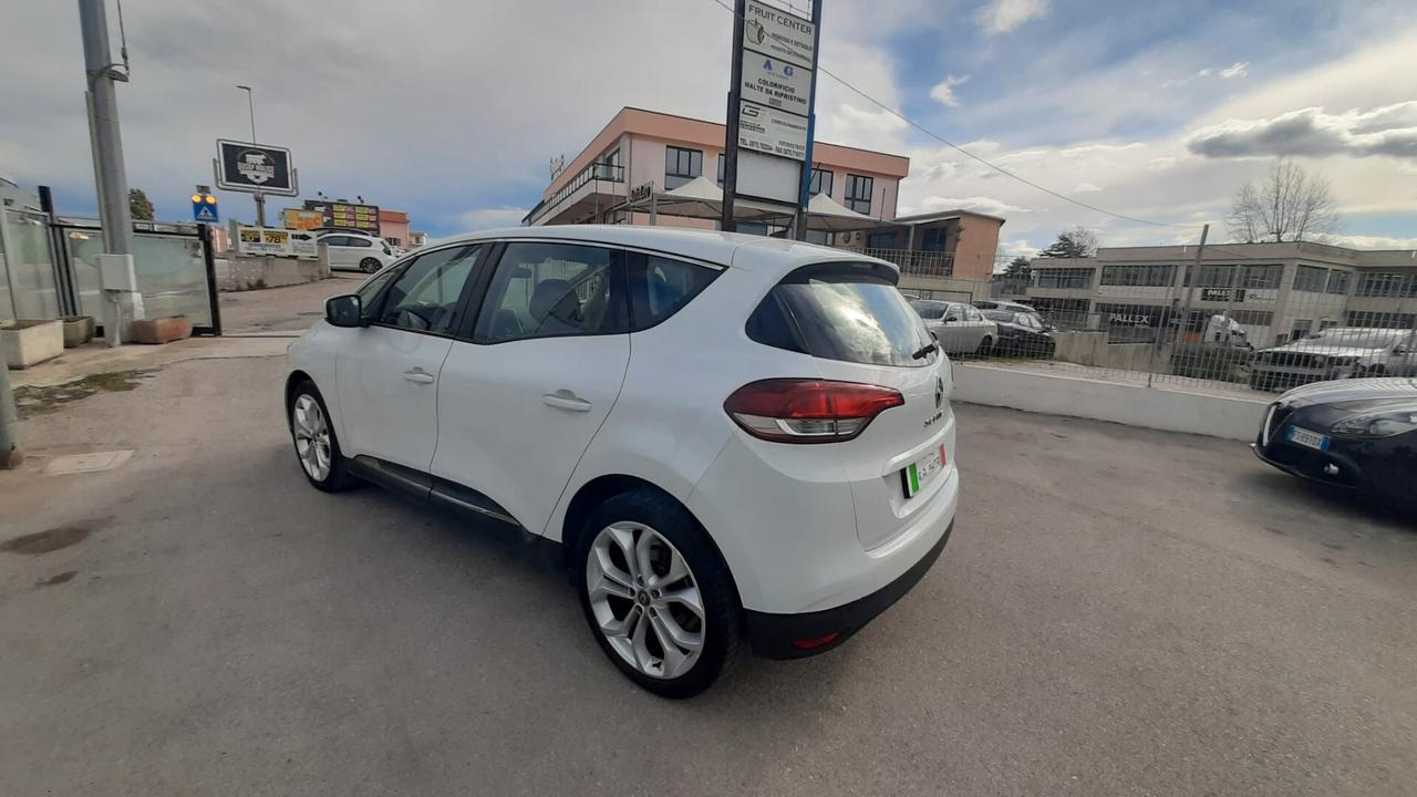 Renault Grand Scenic dCi 8V 110 CV EDC Energy Intens