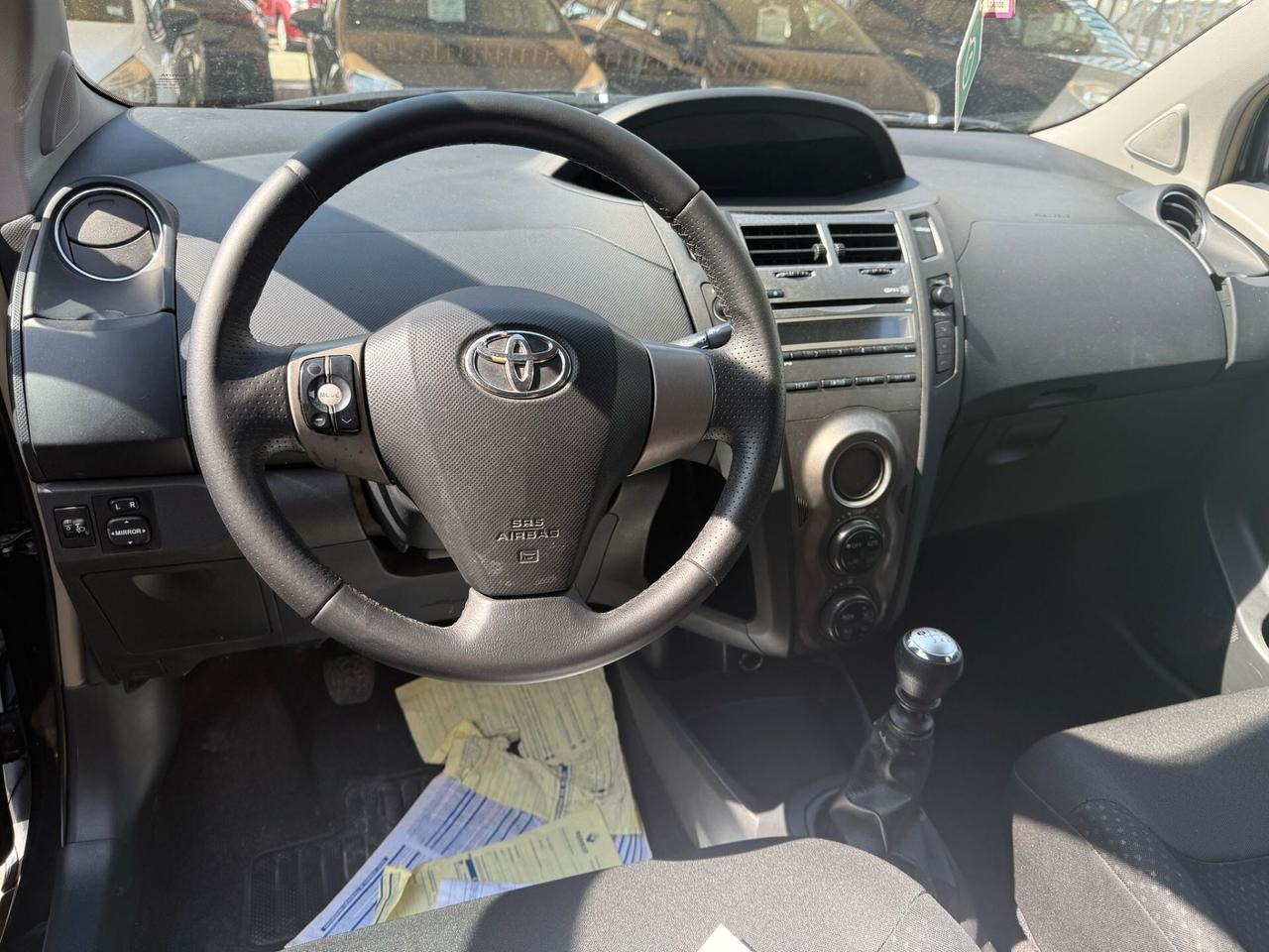 TOYOTA YARIS 1,3 BENZ.