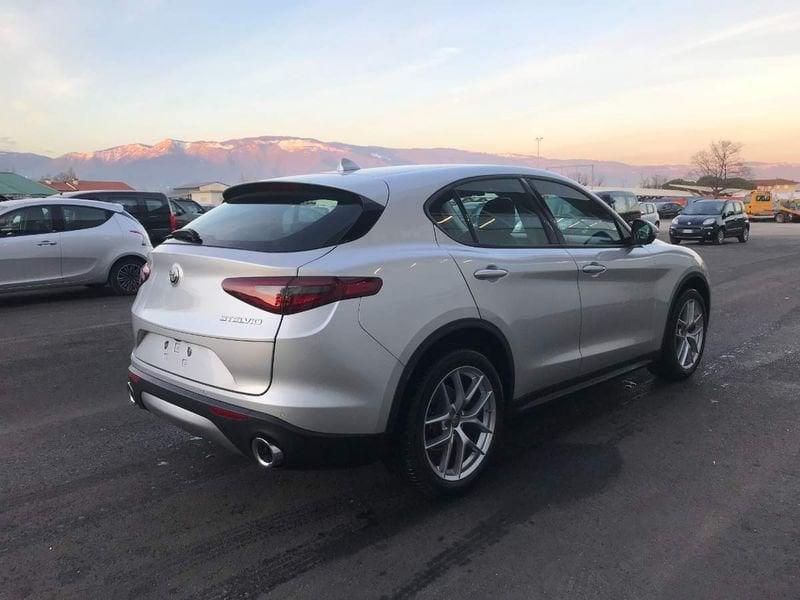 Alfa Romeo Stelvio 2.2 Turbodiesel 190 CV AT8 RWD Executive