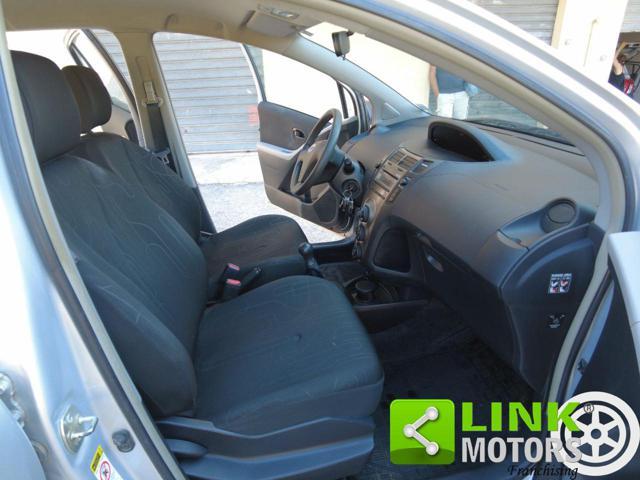 TOYOTA Yaris 1.0 5 porte
