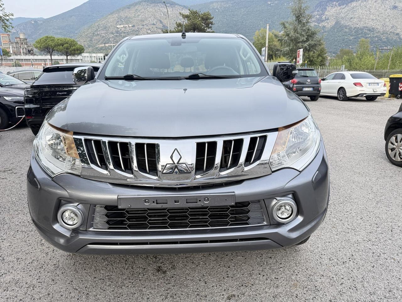 MITSUBISHI L200 DOPPIA CABINA 4X4 CAMBIO MANUALE