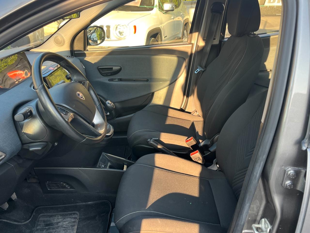 Lancia Ypsilon 1.0 IBRIDA/BENZINA 48000 KM CERTIFICATI 2023