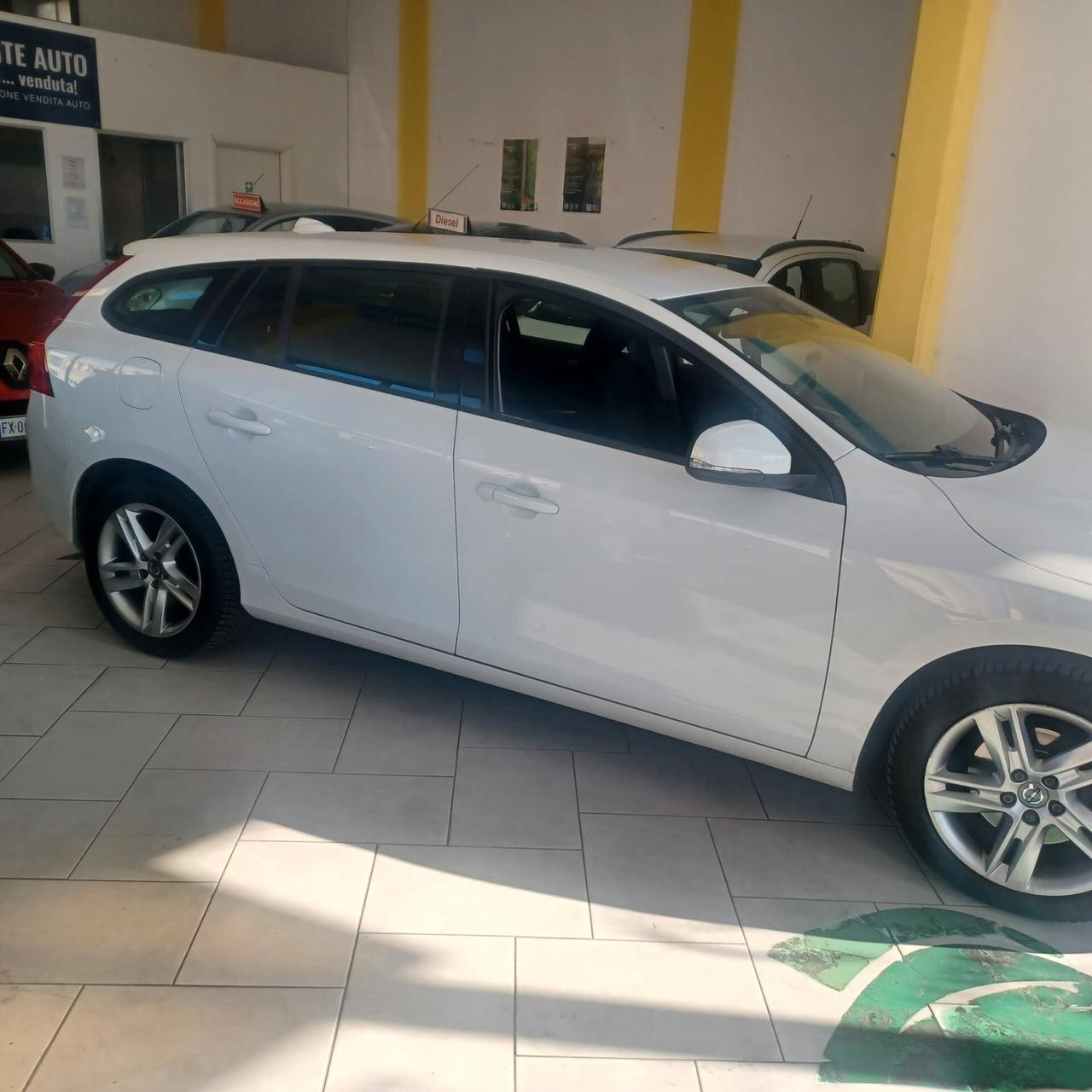 35.000KM MOTORE SOSTUITITO VOLVO V60 2.0 TDI AUTOM