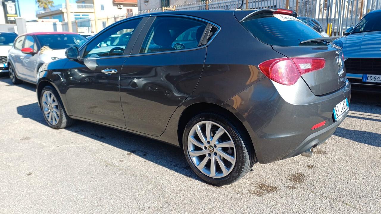 Alfa Romeo Giulietta 1.6 JTDm-2 105 CV Distinctive