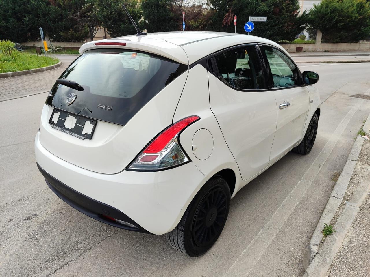 Lancia Ypsilon 1.0 FireFly SILVER 70CV