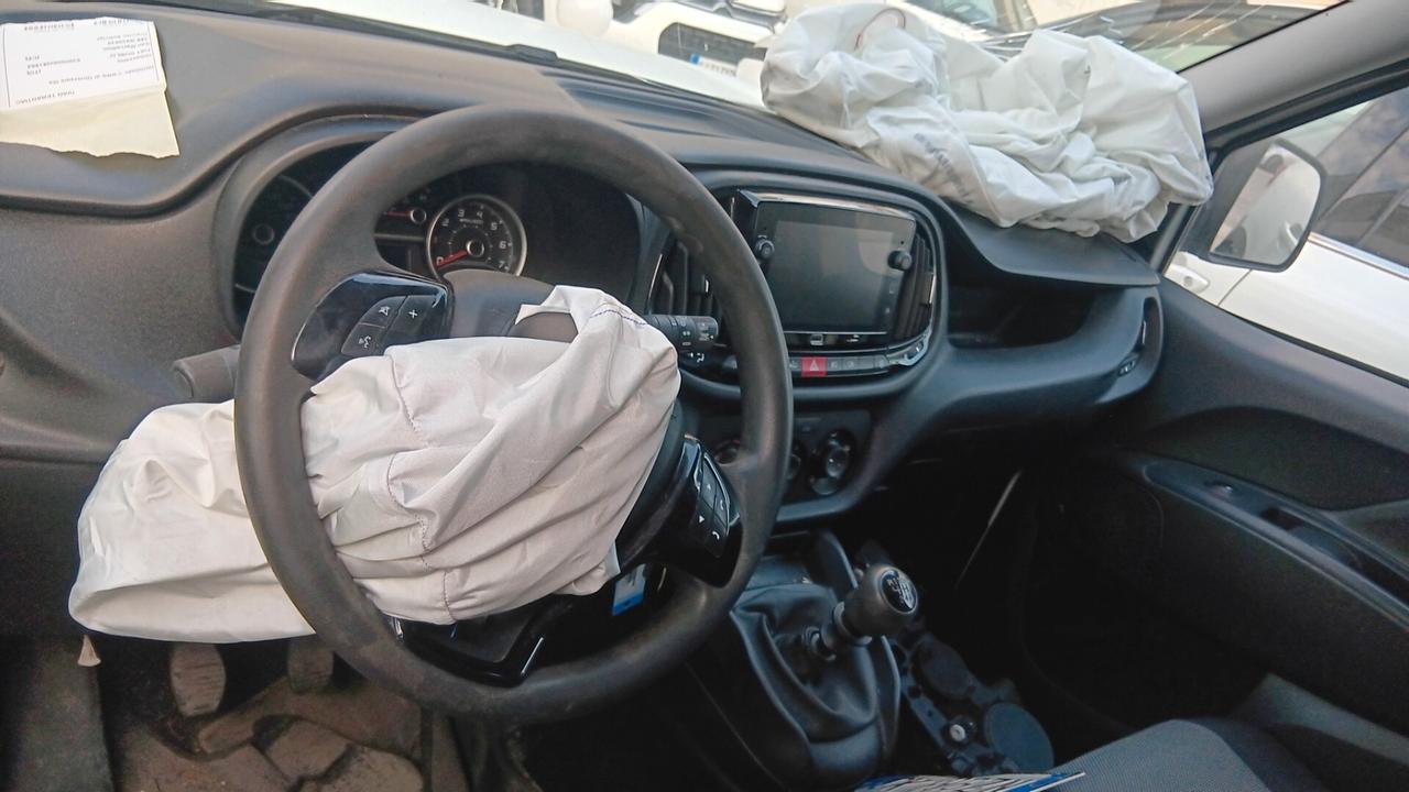 Fiat Doblo 3 posti incidentata sinistrata mondialcars 022