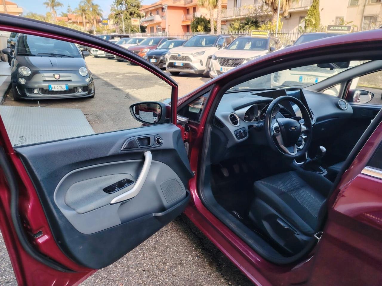 Ford Fiesta 1.6 TDCi 90CV 5 porte DPF Titanium