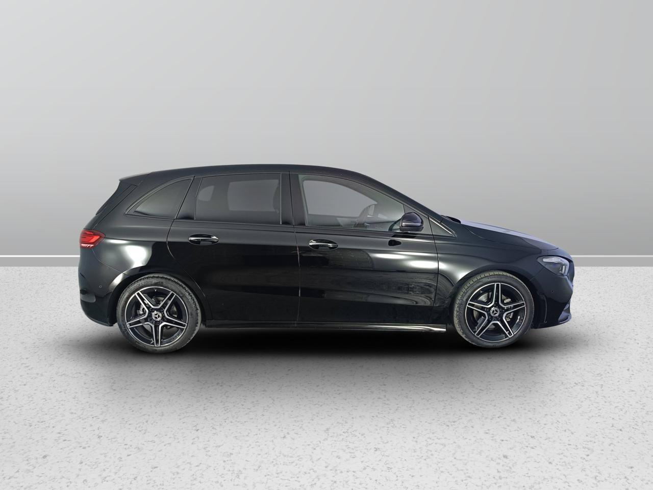 Mercedes-Benz Classe B - W247 2023 - B 180 d AMG Line Premium auto