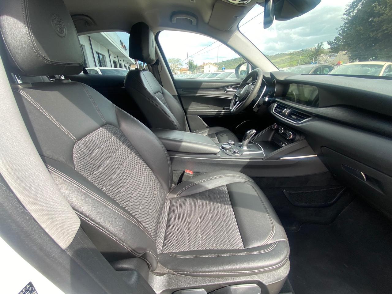 Alfa Romeo Stelvio 2.2 Turbodiesel 180 CV AT8 RWD Super