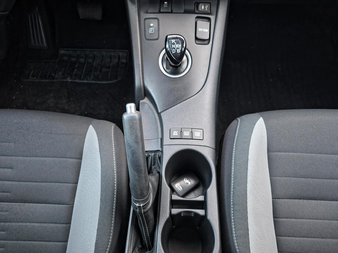 Toyota Auris Touring Sports 1.8 Hybrid Lounge 2015-E6B Automatico NEO