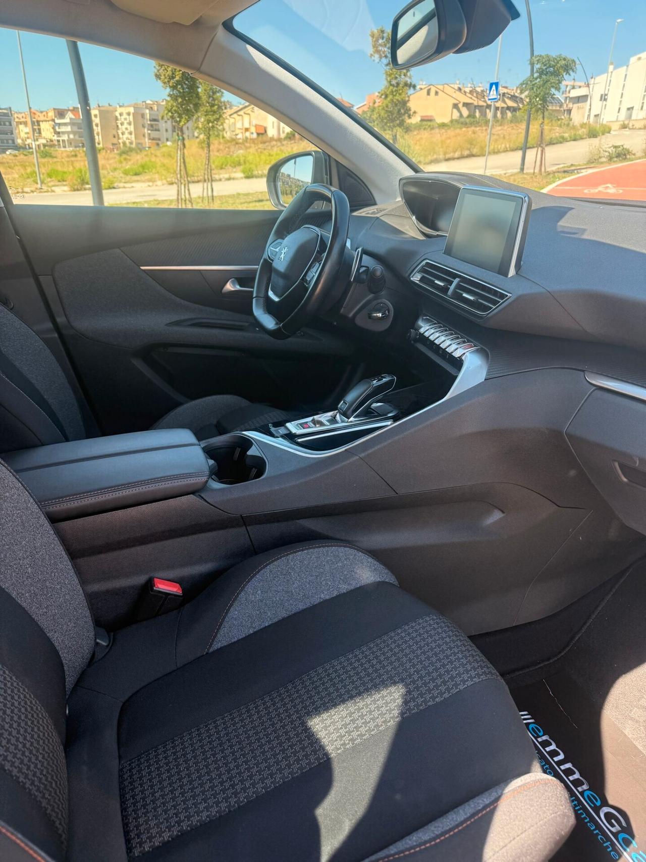 Peugeot 3008 BlueHDi 130 S&S EAT8 Active