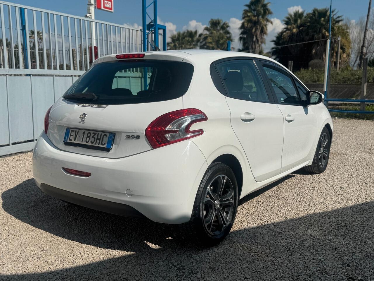 Peugeot 208 5 porte 1400 GPL Motore Nuovo 2014
