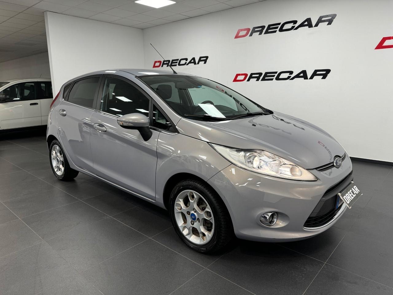 Ford Fiesta 1.4 TDCi 70CV 5 porte Titanium OK NEOPATENTATI