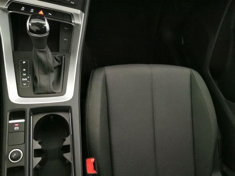 Audi Q3 35 2.0 tdi Business Advanced s-tronic