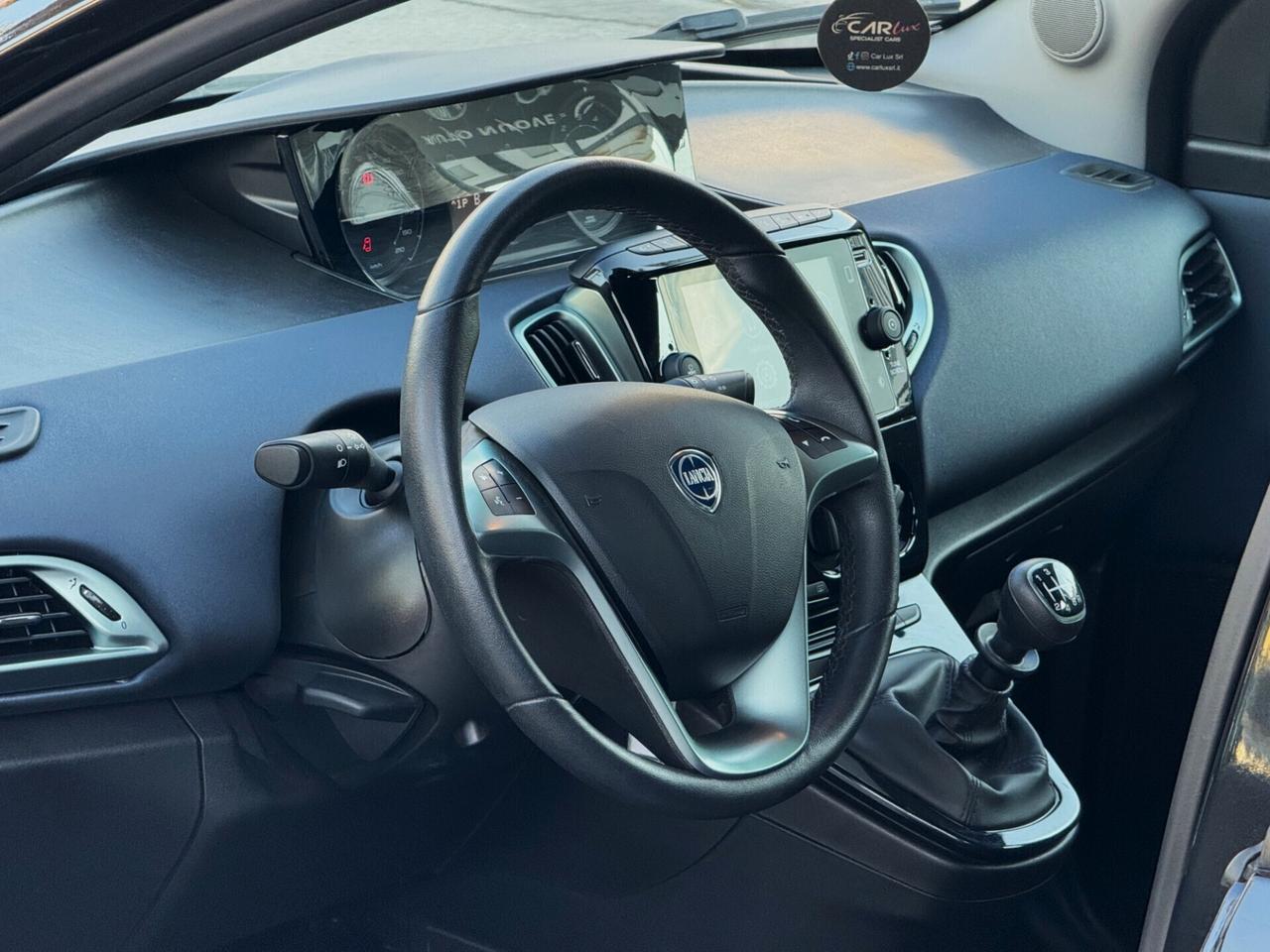 Lancia Ypsilon 1.0 Firefly Hybrid Gold Plus 70CV LED CAM