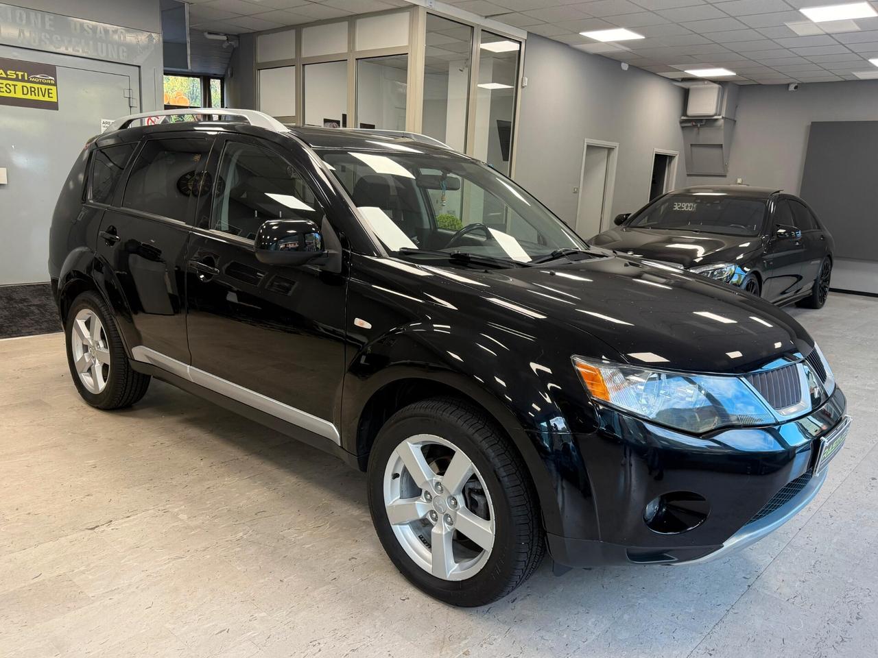 Mitsubishi Outlander 2.0 DI-D Instyle 7 p.ti DPF