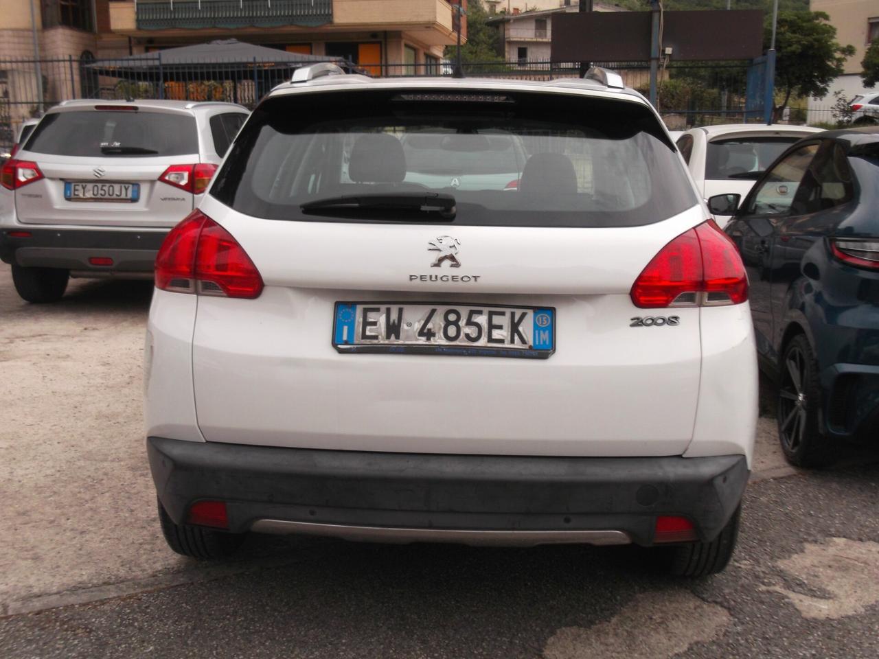 Peugeot 2008 PureTech 82 Allure - 01