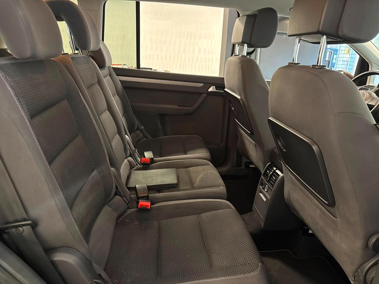 Volkswagen Touran Business 1.6 TDI DSG Comfortline