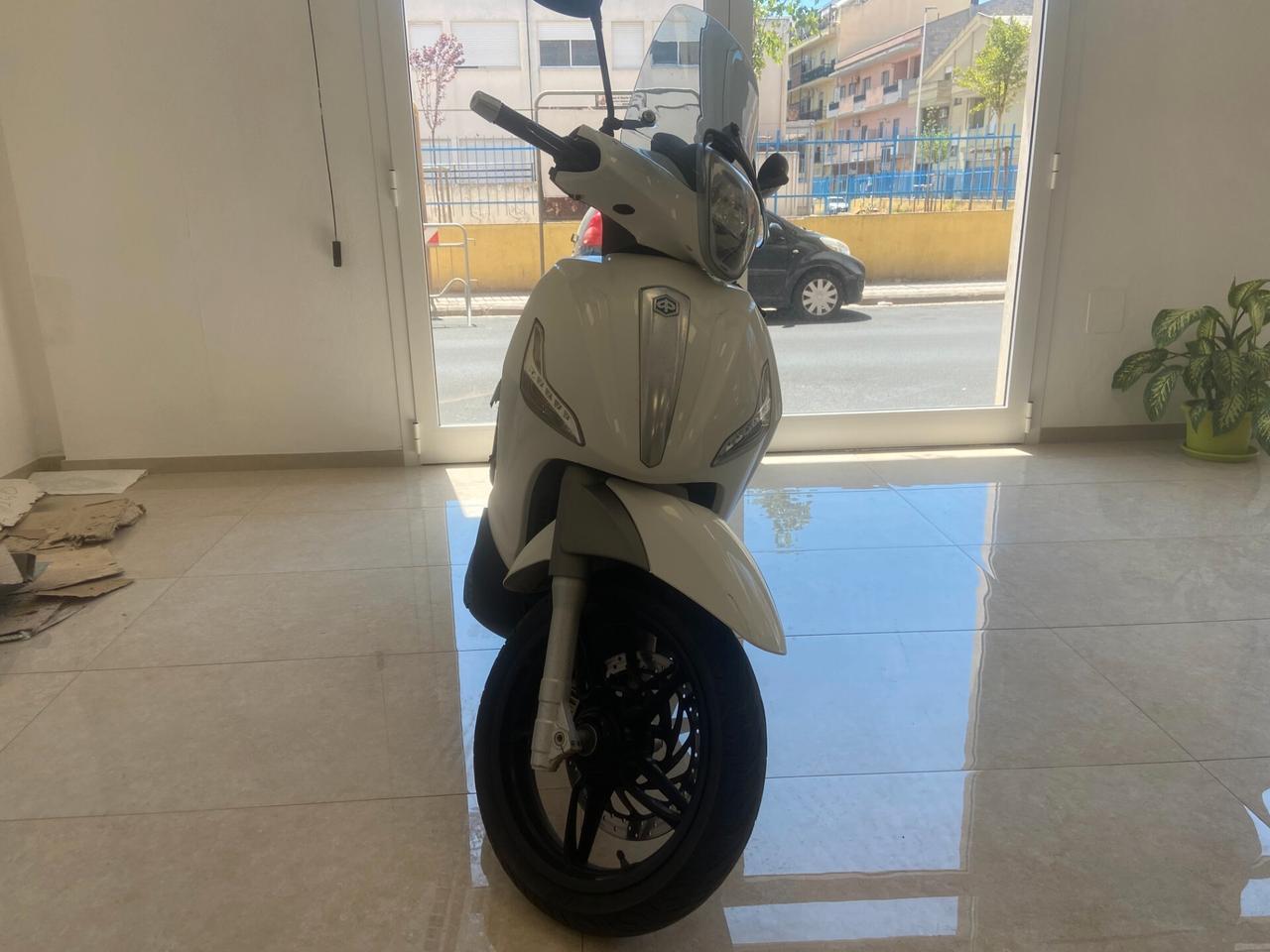 Piaggio Beverly 350