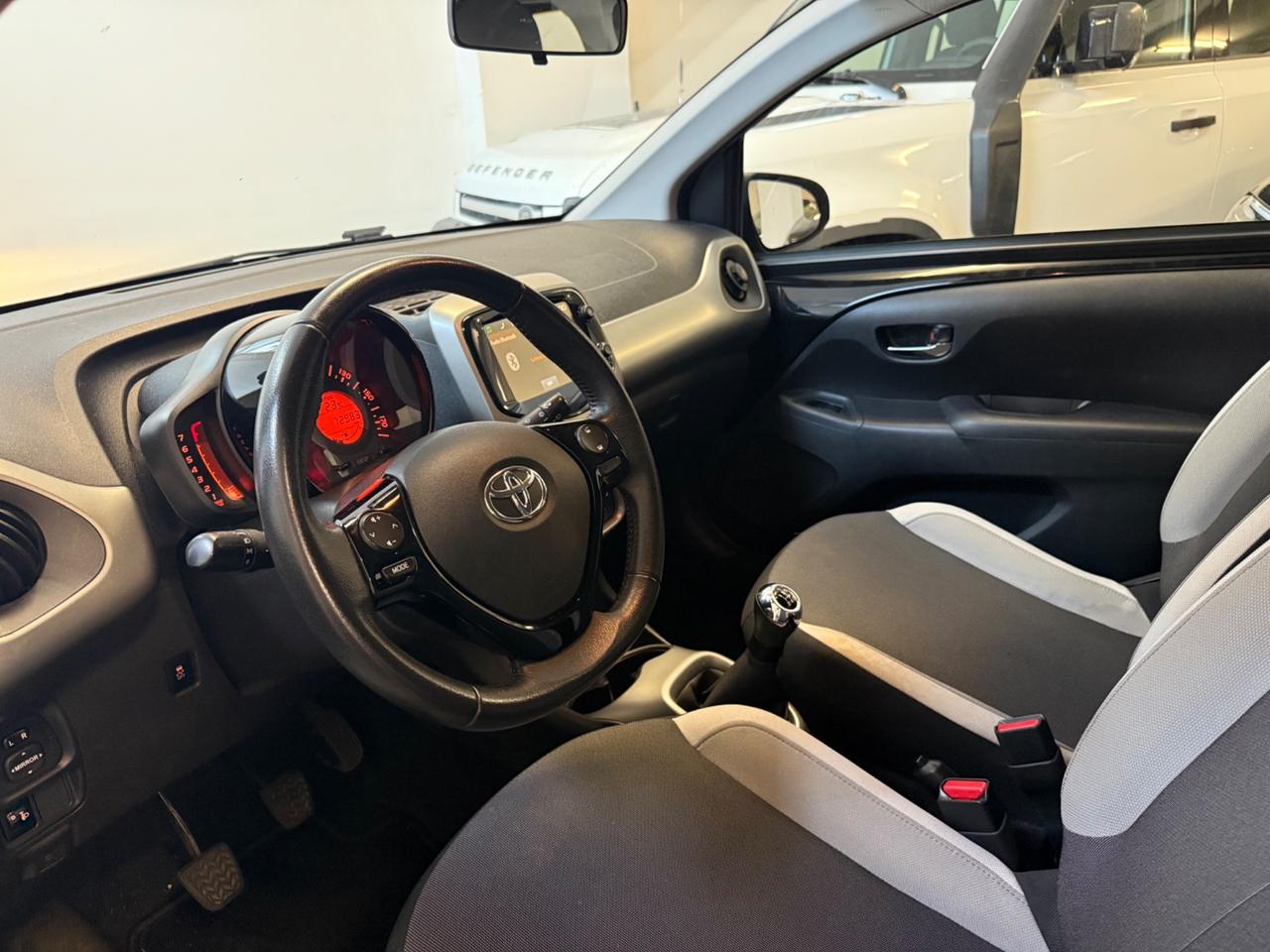 Toyota Aygo 1.0 VVT-i 72 CV 5 porte x-trend