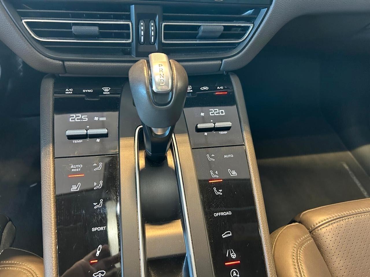 Porsche Macan 2.0 265 cv PDK UNICO PR.