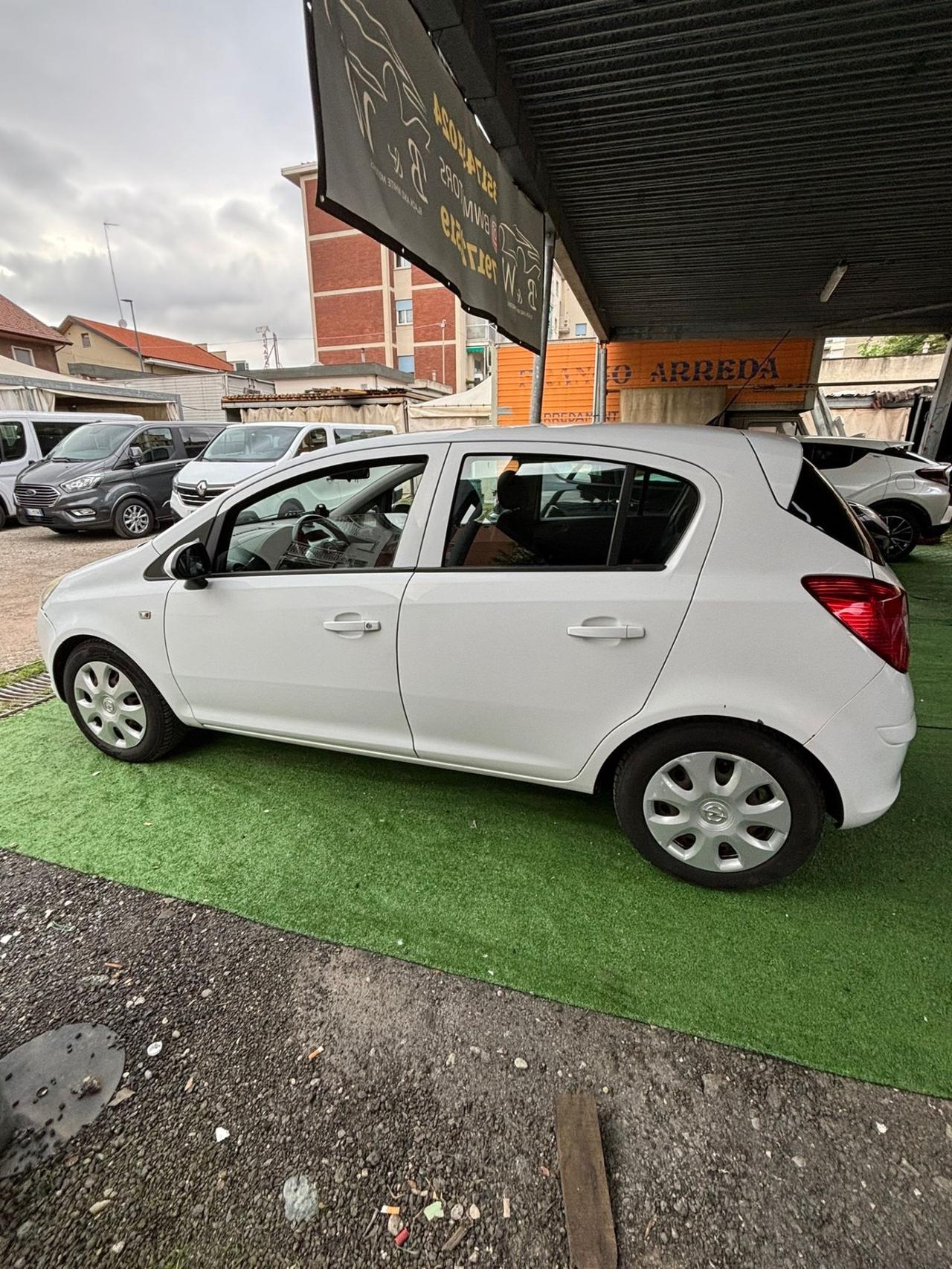 Opel Corsa LEGGERE DESCRIZIONE