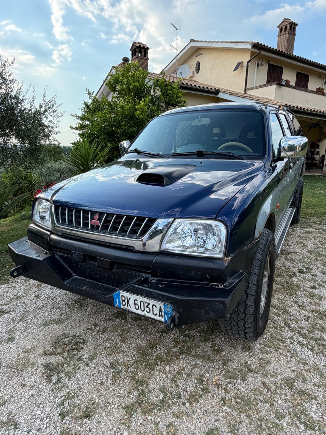 Mitsubishi L200 2.5 TDI 4WD Club Cab Pick-up GLS