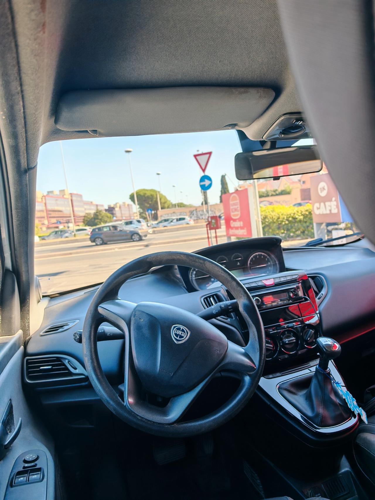 Lancia Ypsilon 0.9 TwinAir 85 CV 5 porte S&S DFN Platinum