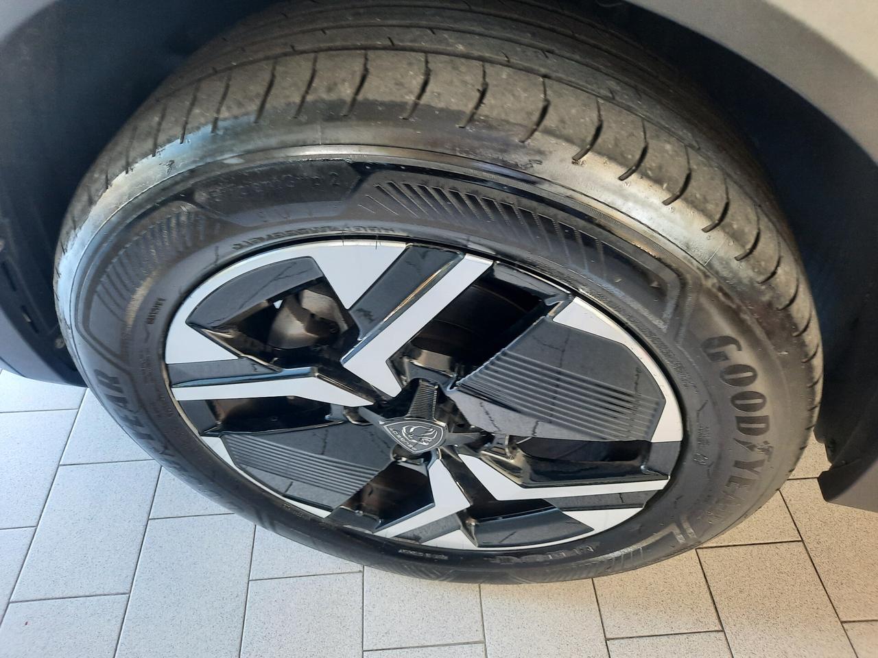 Peugeot 2008 PureTech 130 S&S EAT8 GT