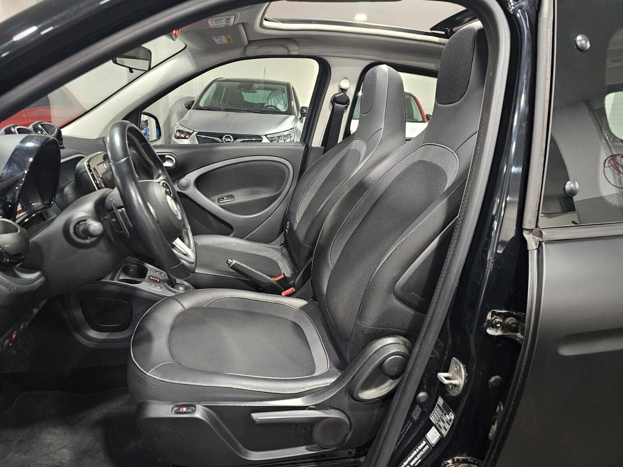 NUOVA SMART FORFOUR BRABUS EXCLUSIVE CABRIO EDITION 0.9 BENZ 109CV TWINAMIC