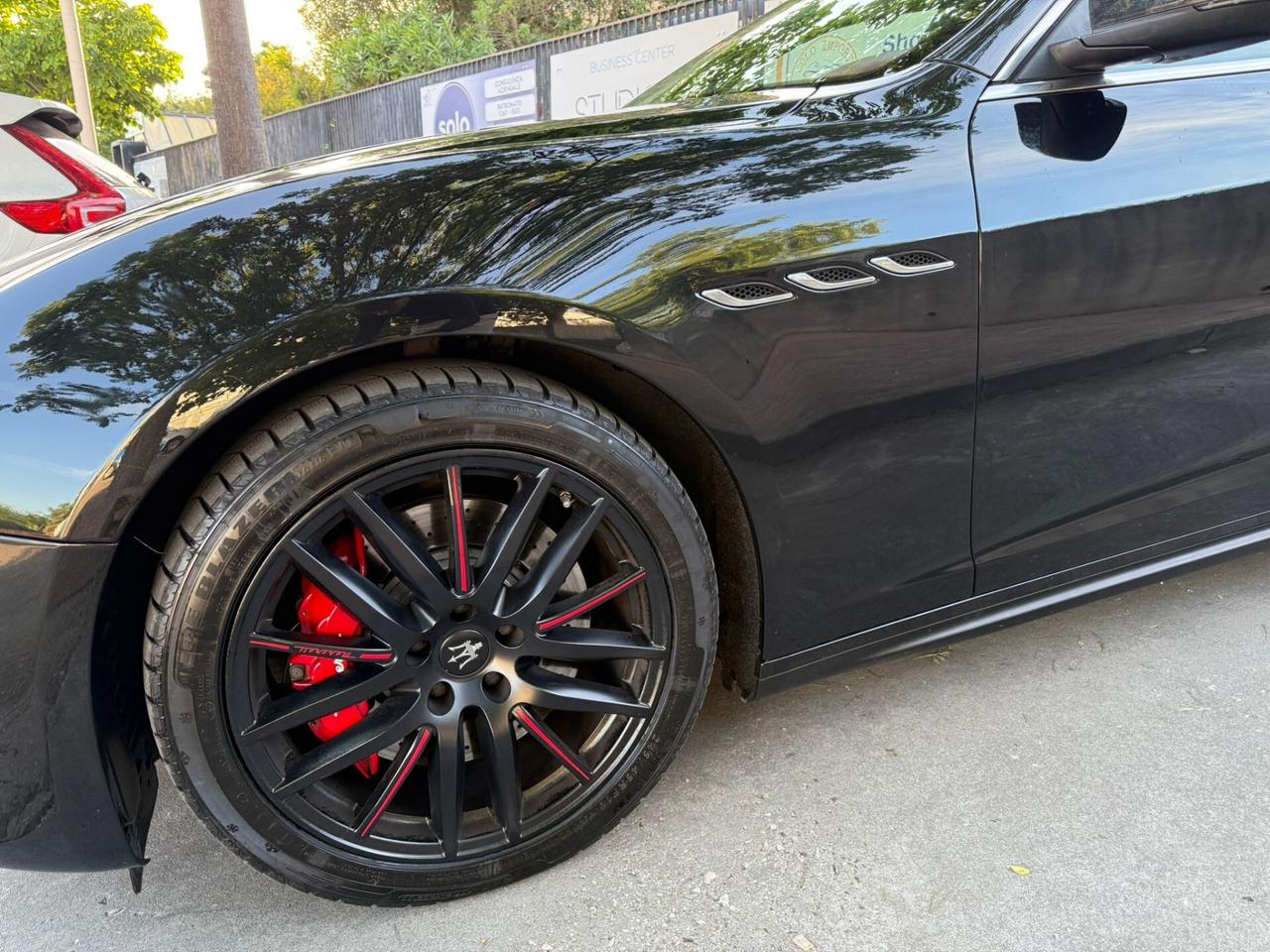 Maserati Ghibli RIBELLE V6 Diesel Bi-Color