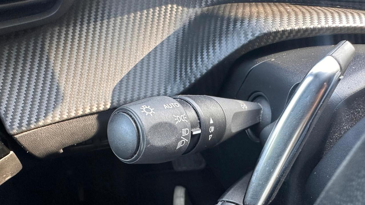 Peugeot 2008 BlueHDi 130 S&S EAT8 Allure 2023 COME NUOVA leggi testo