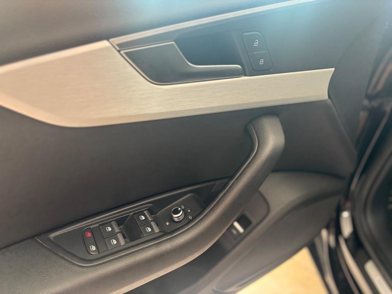 Audi A4 Avant 2.0 TDI 150 CV s-line permute e finanziamenti