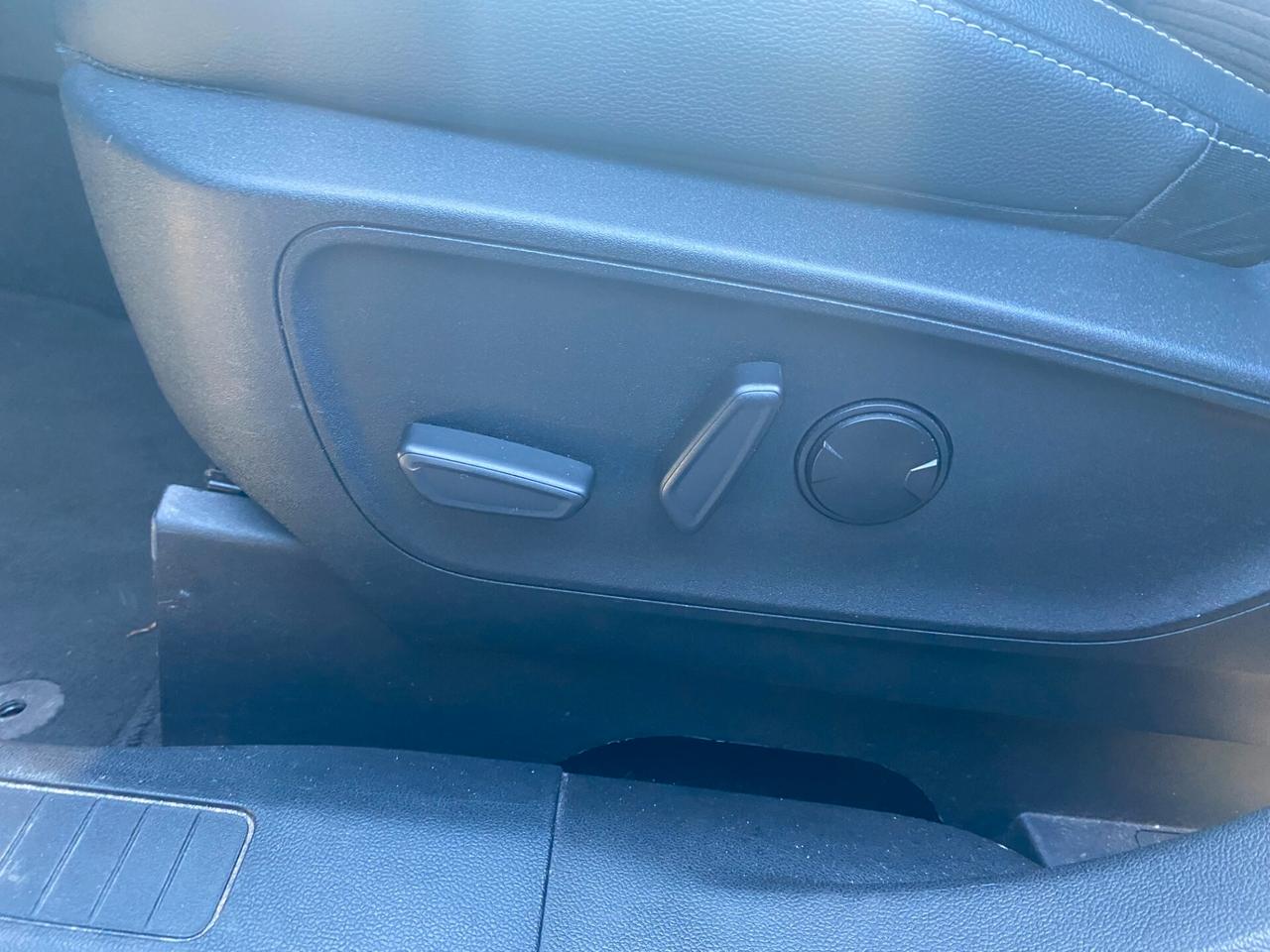 FORD KUGA 2.0 Ecoblue 2wd 120cv Autom. TITANIUM