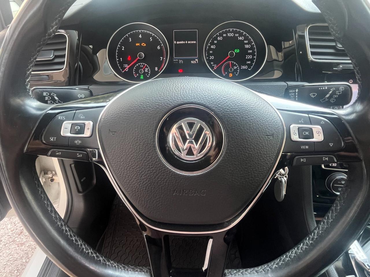 VOLKSWAGEN GOLF VII TGI METANO 130CV EXECUTIVE DSG NAVI ALCANTARA SENSORI DI PARCHEGGIO ANTERIORI POSTERIORI CERCHI IN LEGA OK NEOPATENTATI - CON € 25 percorrenza KM 460 - GARANZIA 12 MESI -