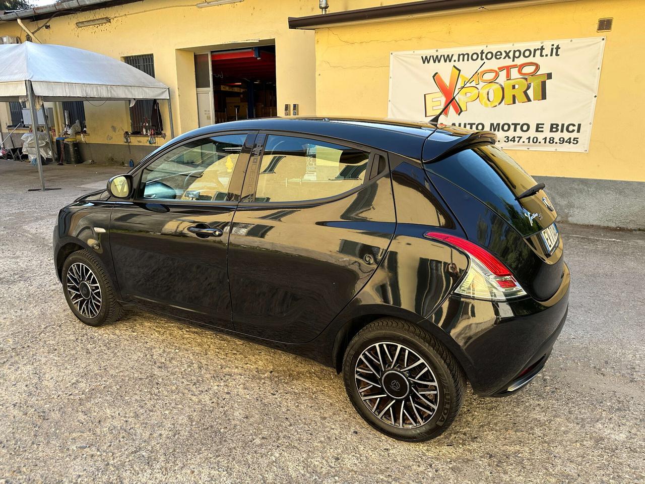 Lancia Ypsilon 1.2 69 CV 5 porte Platinum