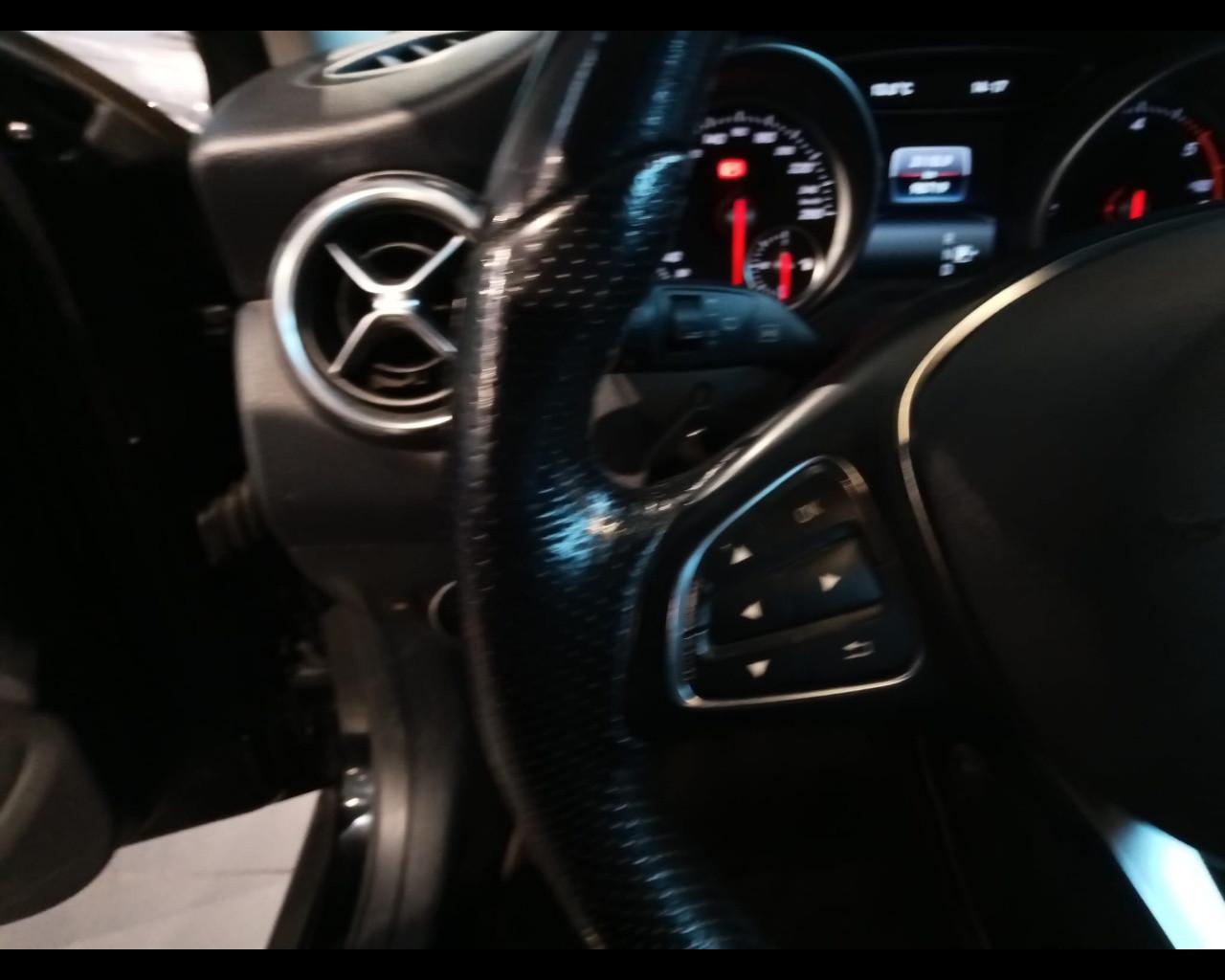 Mercedes-Benz GLA-X156 2017 - GLA 200 d Sport auto