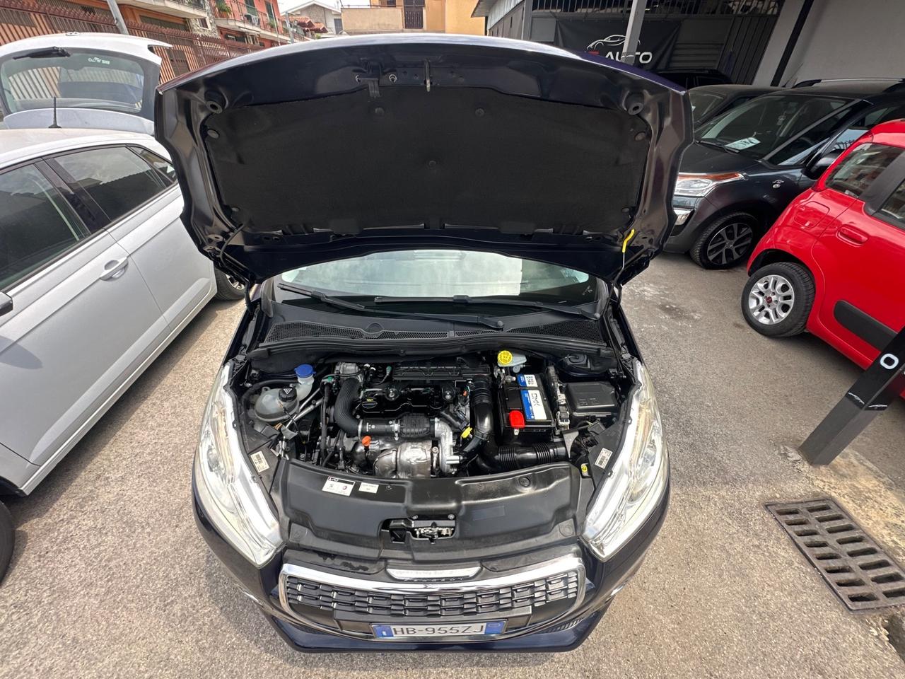 Peugeot 208 1.4 HDi 68 CV 5 porte Allure