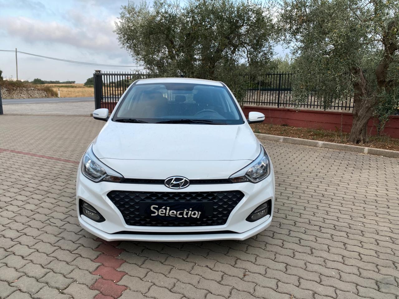 Hyundai i20 1.2 5 porte Econext Tech KM CERTIFICATI --Pacchetti auto per commercianti ---