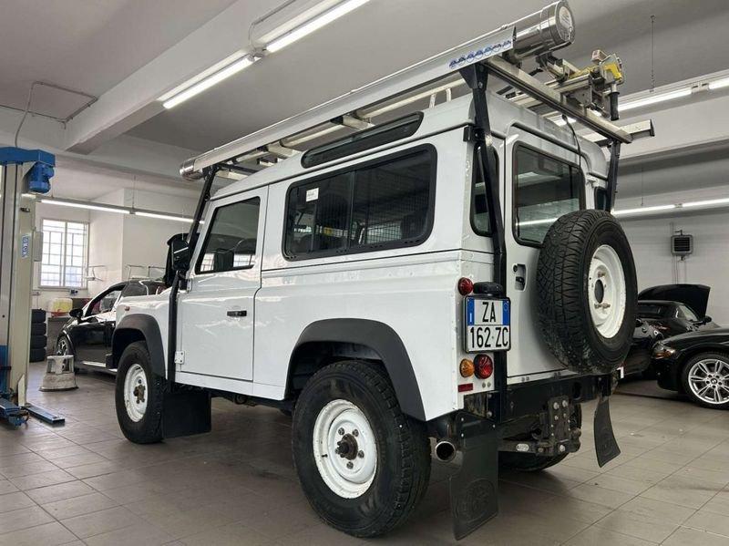 Land Rover Defender 90 2.4 TD4 Station Wagon SE