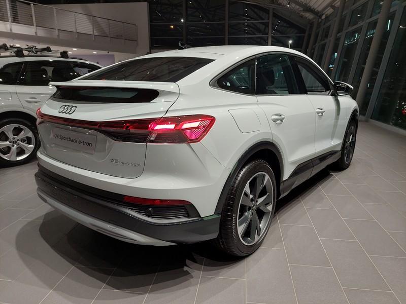 Audi Q4 sportback e-tron 40 business advanced