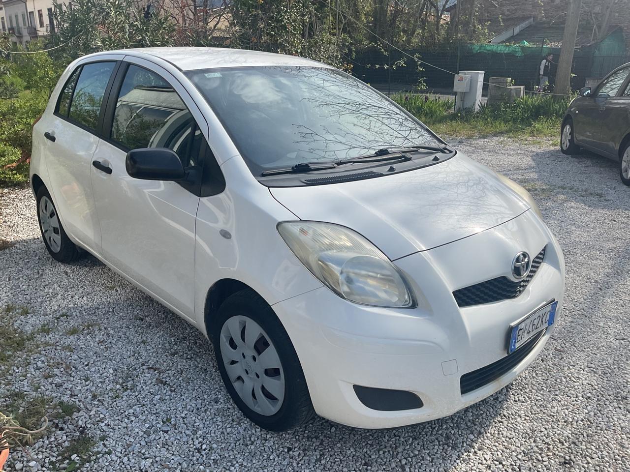 Toyota Yaris 1.0 5 porte