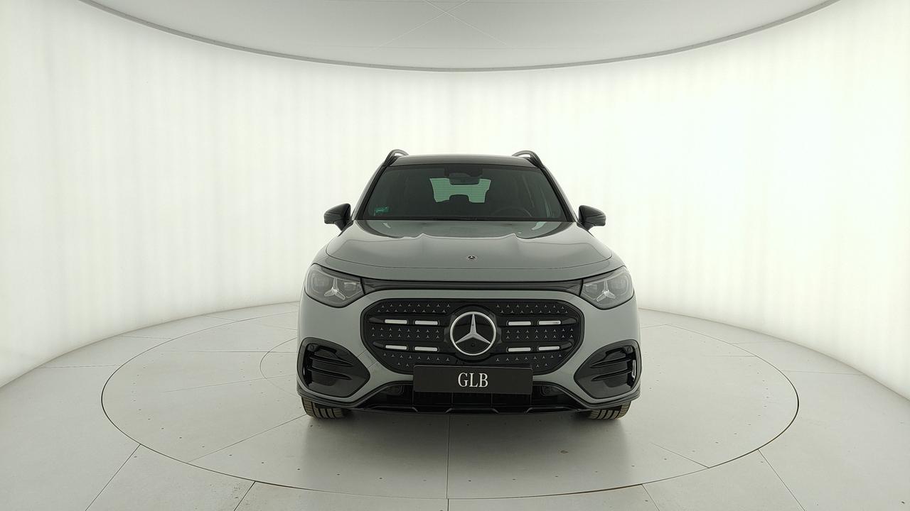 Mercedes-Benz GLB 250+ con tecnologia EQ