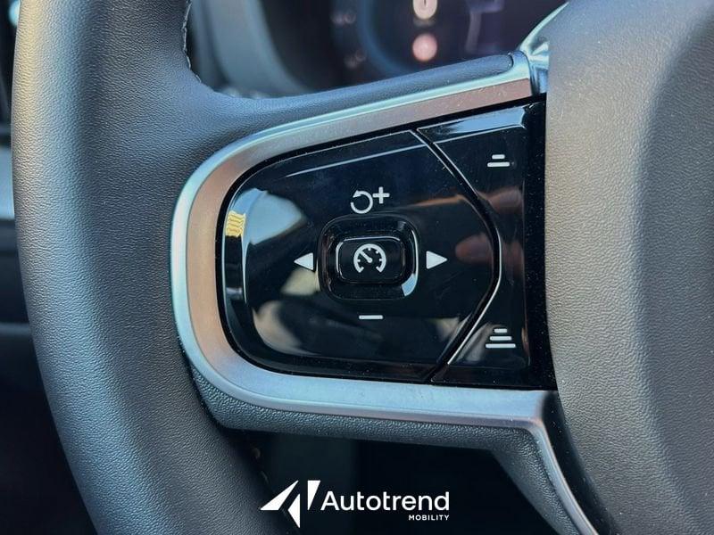 Volvo XC60 B5 250+14 CV AWD Automatica Mild Hybrid Plus Dark