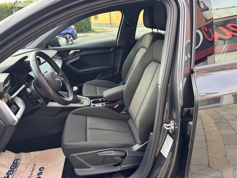Audi A3 Sportback 30 2.0 tdi Business LED-NAVI-16"