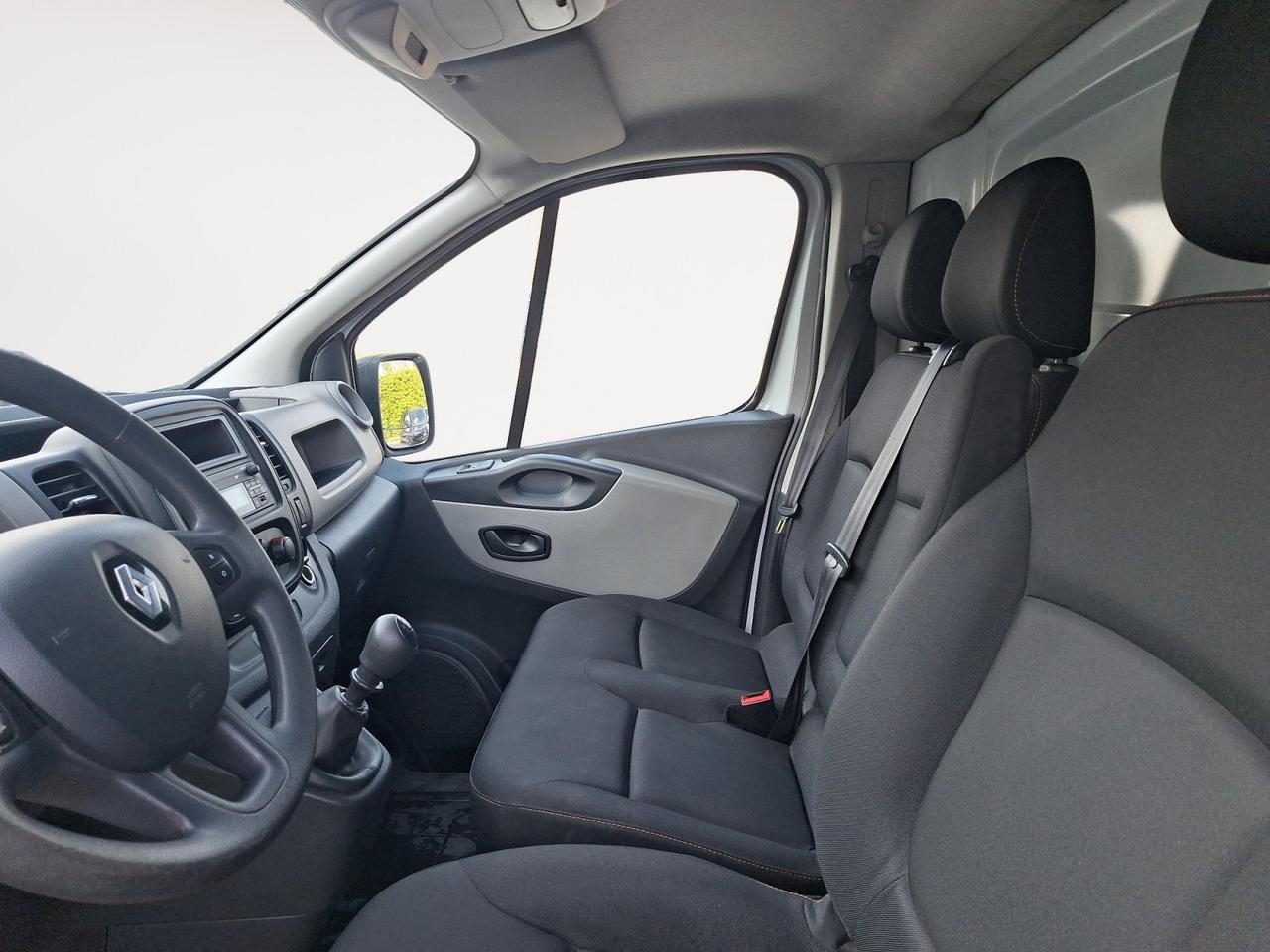 RENAULT Trafic T27 1.6 dci 120cv L1H1 Ice E6