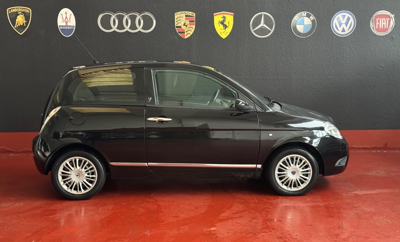 Lancia Ypsilon 1.4 MODAMILANO OK NEOPATENTATI