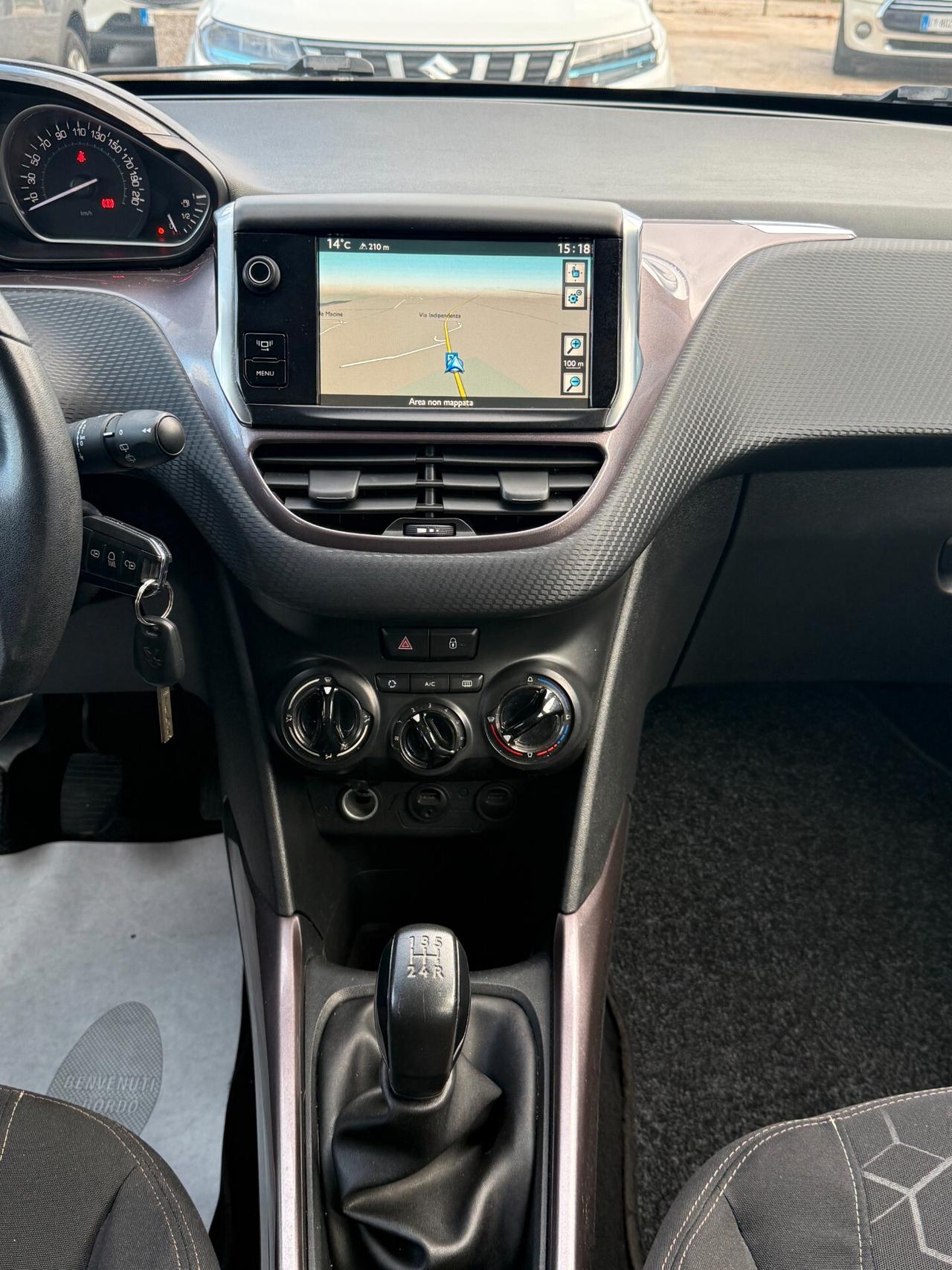 " POCHI KM " Peugeot 2008 PureTech 82 Active